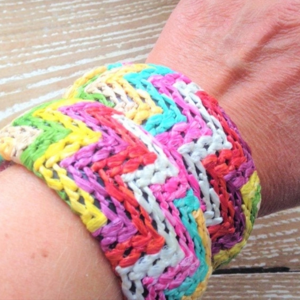 🌼 NWOT 1970s French vintage embroidered wide bangle bracelets